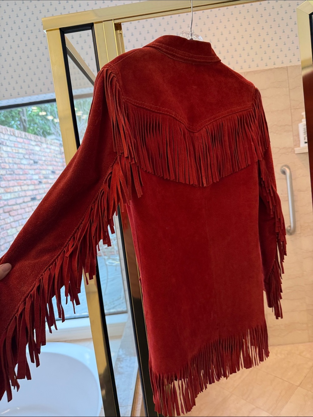 Vintage-Inspired Red Suede Fringe Jacket - Picture 3 of 8